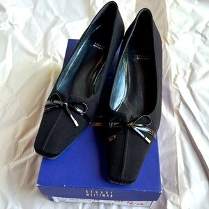 Stuart Weitzman Black Pointed Toe Kitten Heel Slip On Bow Accent Shoe
